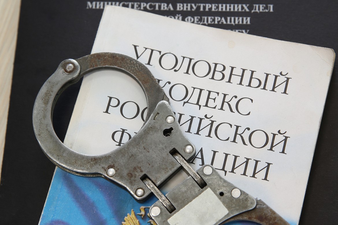 Совершение взрыва, поджога и иных действий, направленных для разрушения того или иного объекта, нанесение вреда здоровью людей, если эти действия совершены в целях подрыва экономической безопасности и (или) обороноспособности РФ  является диверсией.